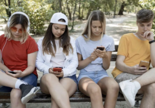 Prohibir las redes sociales a los menores de 16 años pone de acuerdo a los expertos